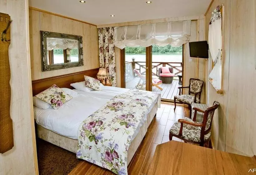 Hotelli Domki Mazurskie W Ogrodach Złotej łani Wiartel   Klimatyczne Apartamenty I Pokoje Widokowe