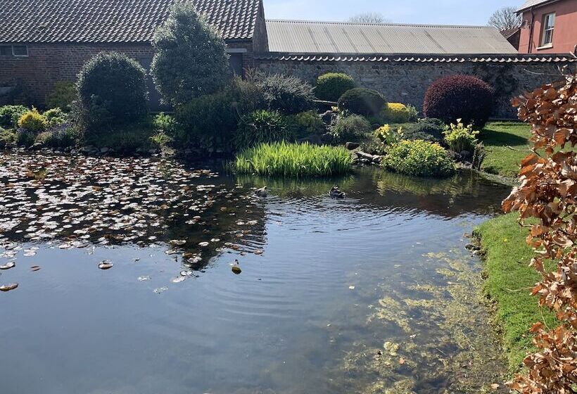 Cosy , Village Location   One Bedroom Barn