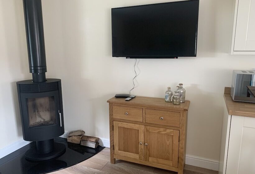 Cosy , Village Location   One Bedroom Barn