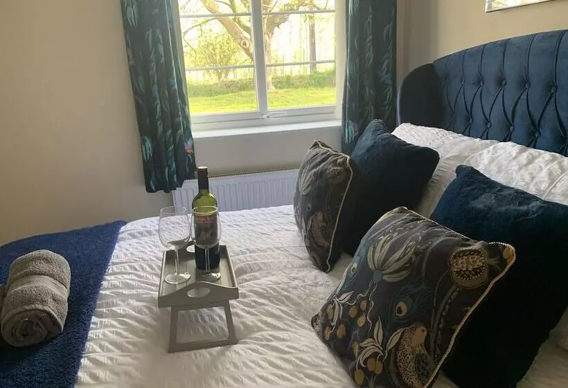 Cosy , Village Location   One Bedroom Barn