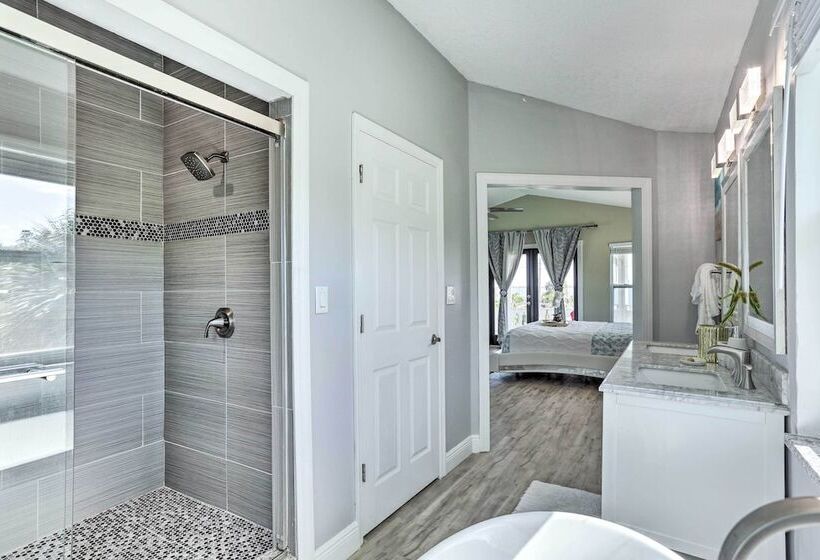 Luxe Florida Home On 3 Acres ~ 5 Mi To Beach!