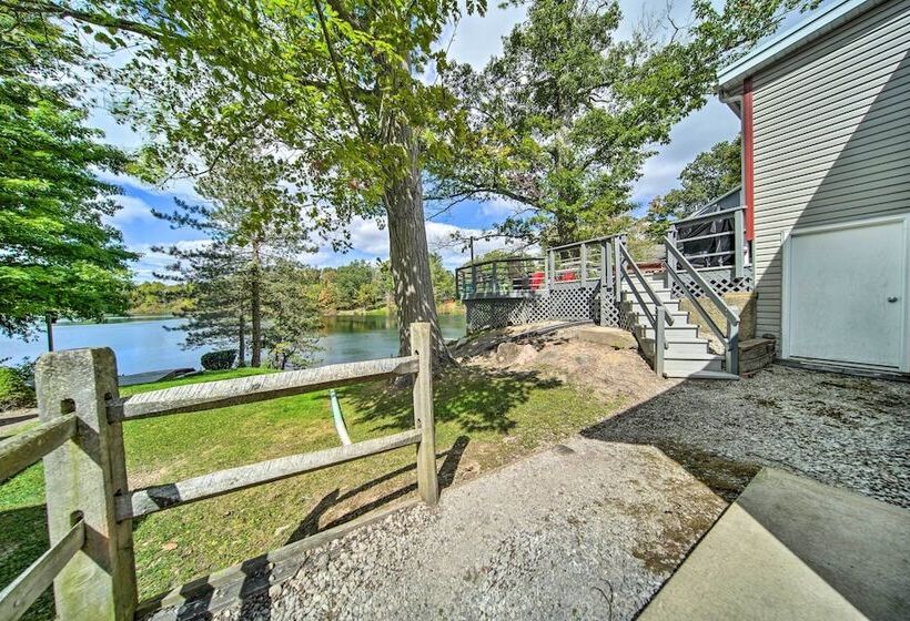 Lakefront Burton Home W/ Deck, Grill + Views!