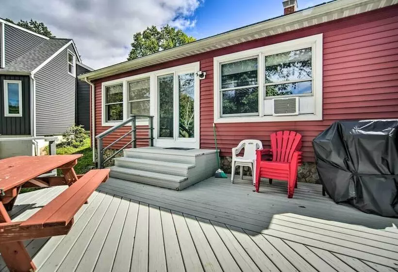 Lakefront Burton Home W/ Deck, Grill + Views!