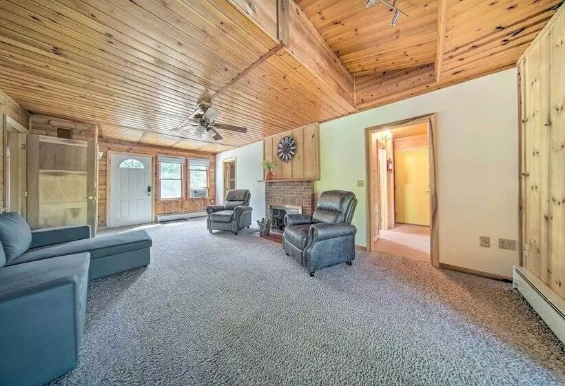 Lakefront Burton Home W/ Deck, Grill + Views!