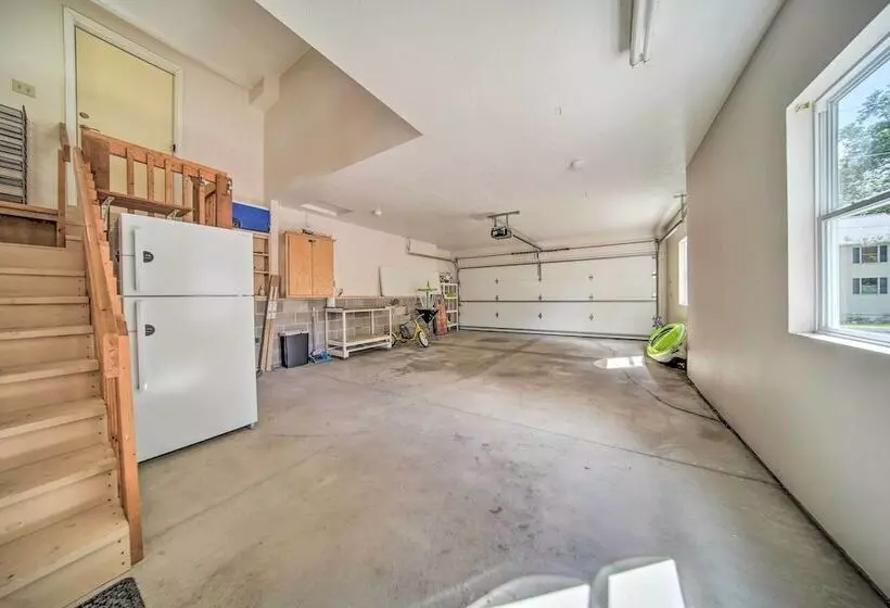 Lakefront Burton Home W/ Deck, Grill + Views!