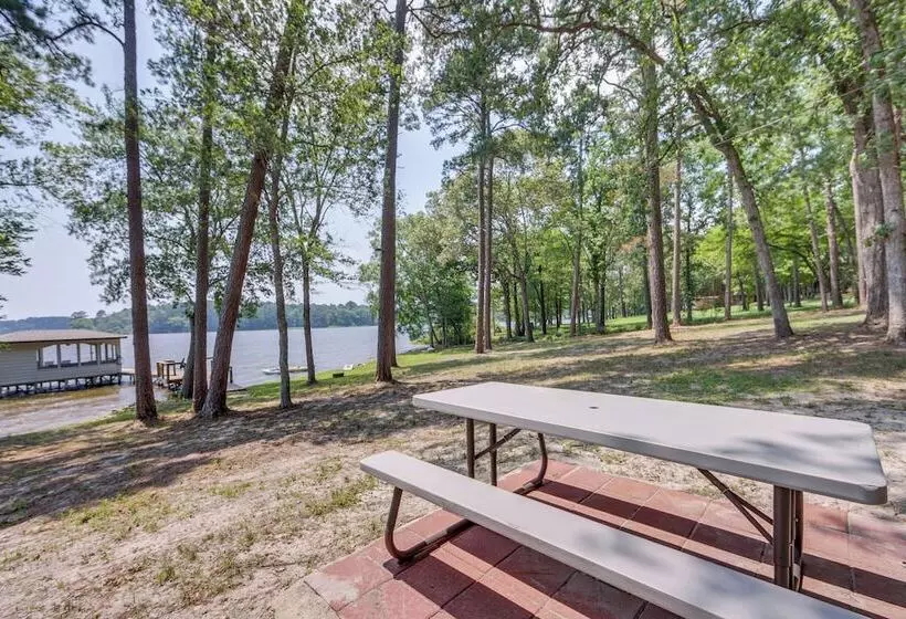 Lakefront Crockett Cabin W/ Boathouse & Kayaks!