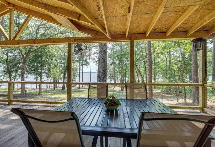 Lakefront Crockett Cabin W/ Boathouse & Kayaks!