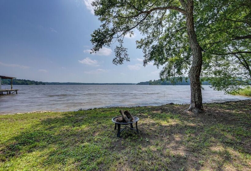Lakefront Crockett Cabin W/ Boathouse & Kayaks!