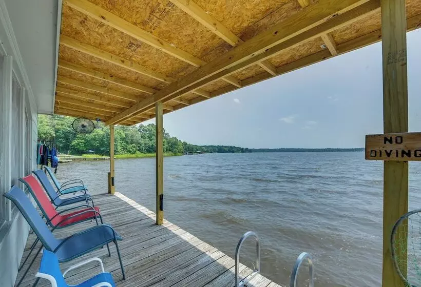 Lakefront Crockett Cabin W/ Boathouse & Kayaks!