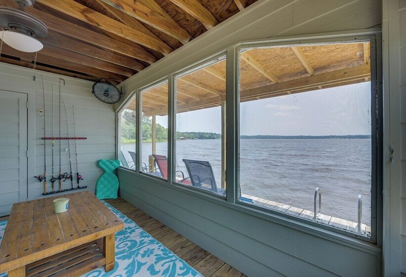 Lakefront Crockett Cabin W/ Boathouse & Kayaks!