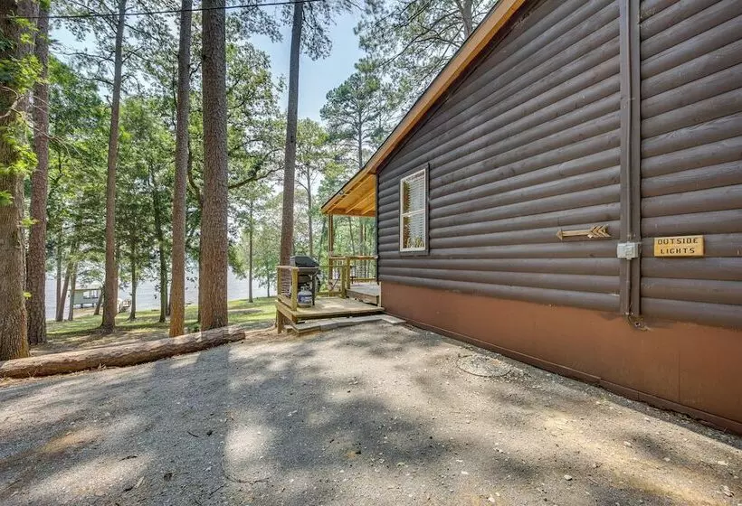 Lakefront Crockett Cabin W/ Boathouse & Kayaks!