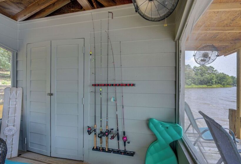 Lakefront Crockett Cabin W/ Boathouse & Kayaks!