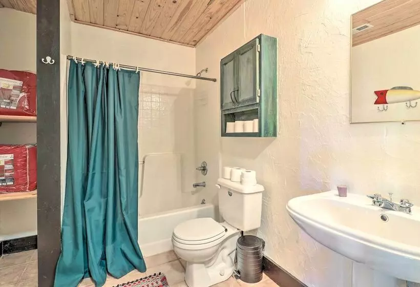 Deck + Game Room: Lakefront Landrum Cabin!