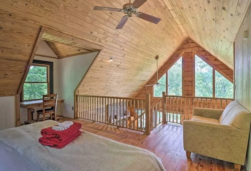 Deck + Game Room: Lakefront Landrum Cabin!