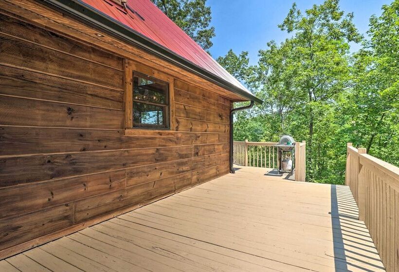 Deck + Game Room: Lakefront Landrum Cabin!