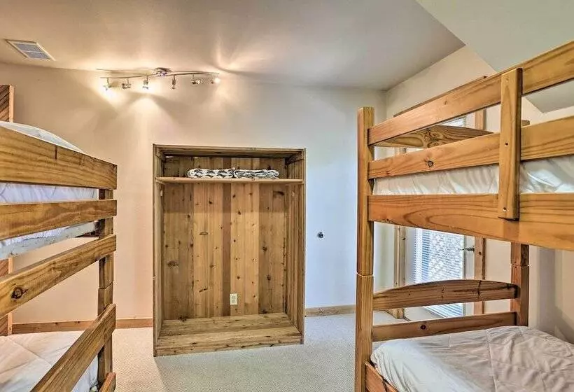 Lakefront  Manitou Cottage  < 1 Mi To Downtown!