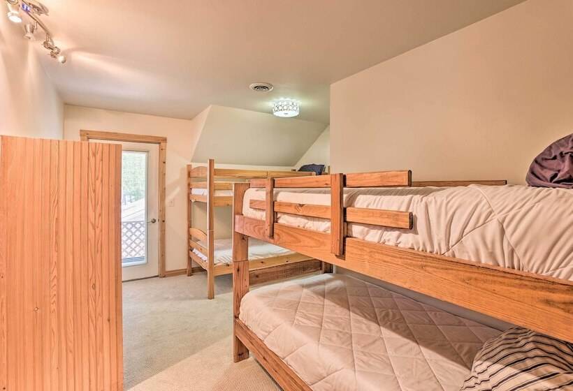 Lakefront Manitou Cottage < 1 Mi To Downtown!