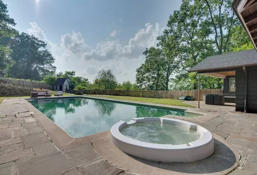 Large Hazleton Home W/ Hot Tub & Mountain Views!