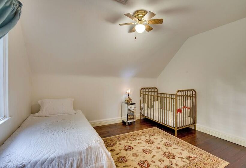 Large Hazleton Home W/ Hot Tub & Mountain Views!