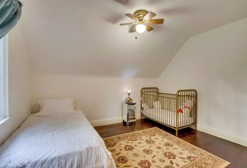 Large Hazleton Home W/ Hot Tub & Mountain Views!