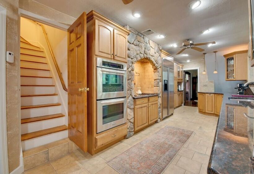 Large Hazleton Home W/ Hot Tub & Mountain Views!