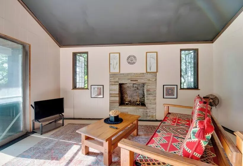 Large Hazleton Home W/ Hot Tub & Mountain Views!