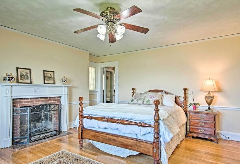 Large Hazleton Home W/ Hot Tub & Mountain Views!