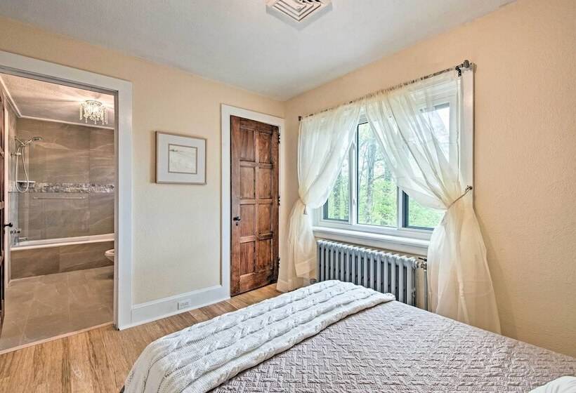 Large Hazleton Home W/ Hot Tub & Mountain Views!