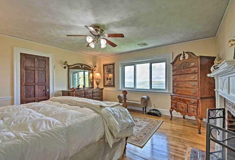 Large Hazleton Home W/ Hot Tub & Mountain Views!