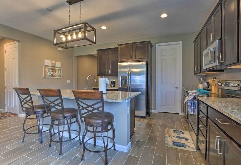 9 Mi To Disney: Home W/ Patio + Community Perks