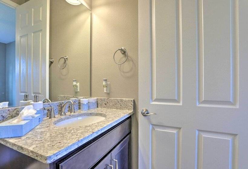 9 Mi To Disney: Home W/ Patio + Community Perks