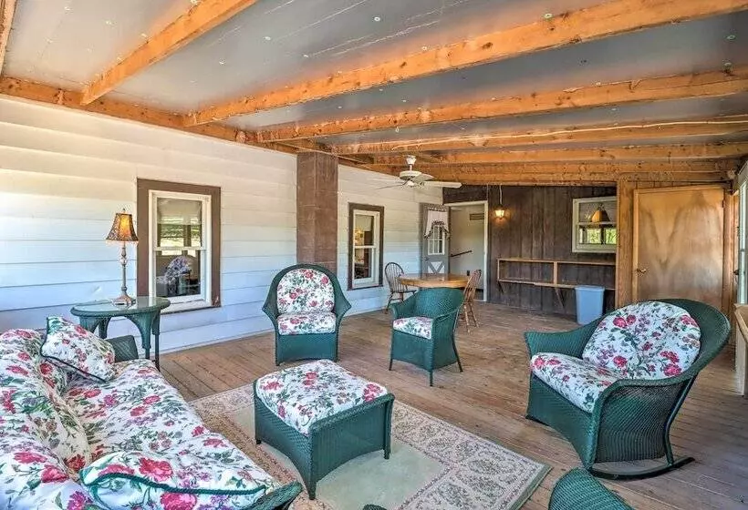 Lovely Mifflinburg Farmhouse   Multiple Decks