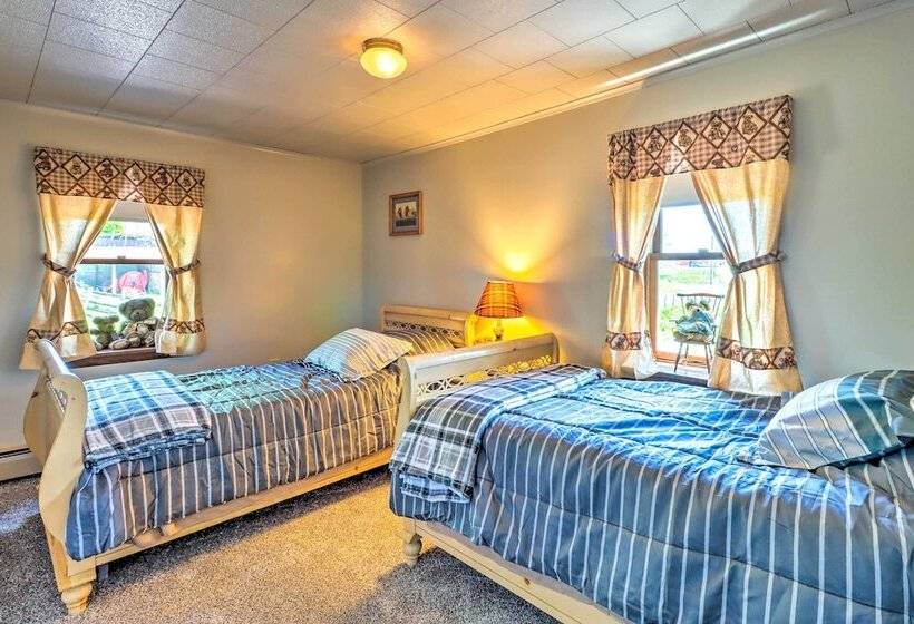 Lovely Mifflinburg Farmhouse   Multiple Decks