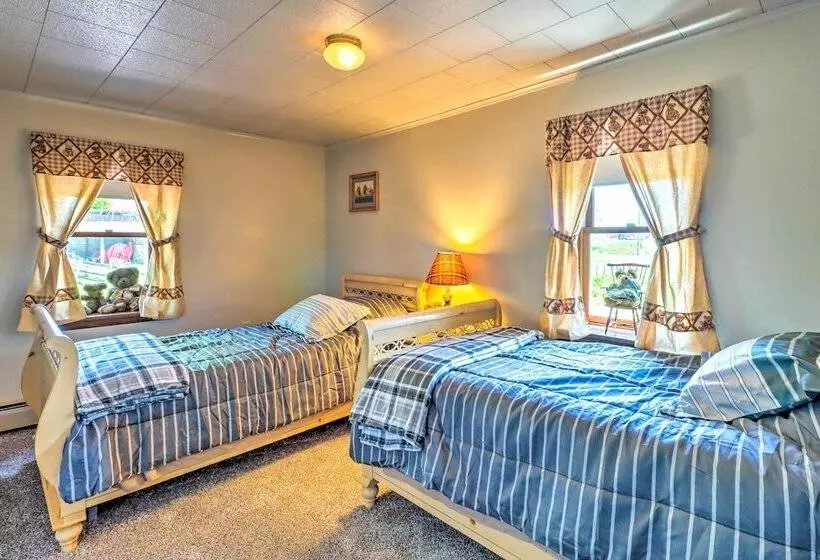 Lovely Mifflinburg Farmhouse   Multiple Decks