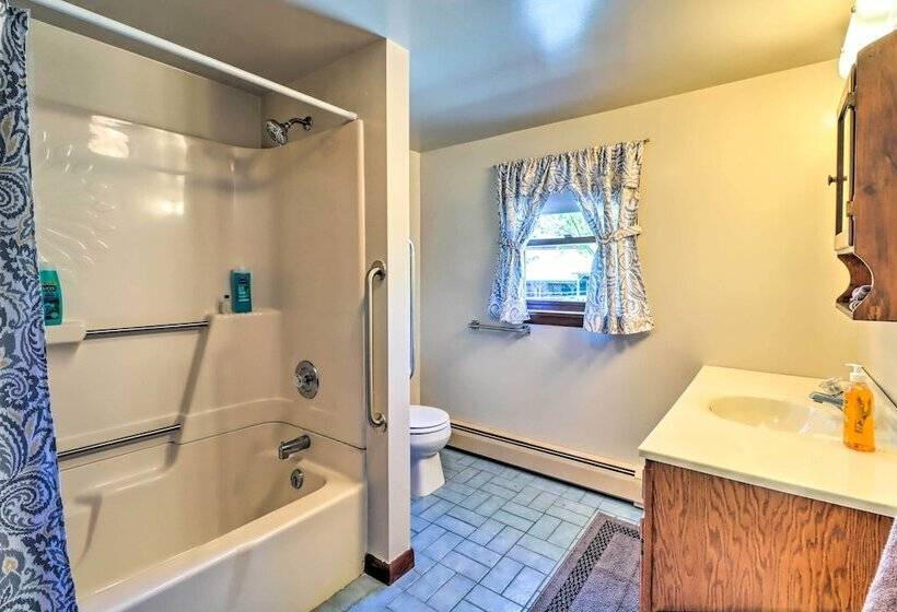 Lovely Mifflinburg Farmhouse   Multiple Decks