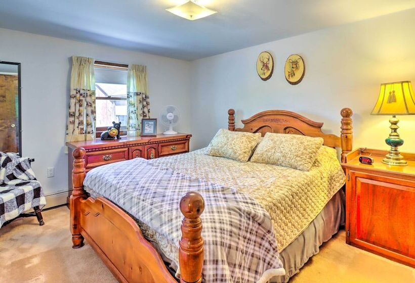 Lovely Mifflinburg Farmhouse   Multiple Decks