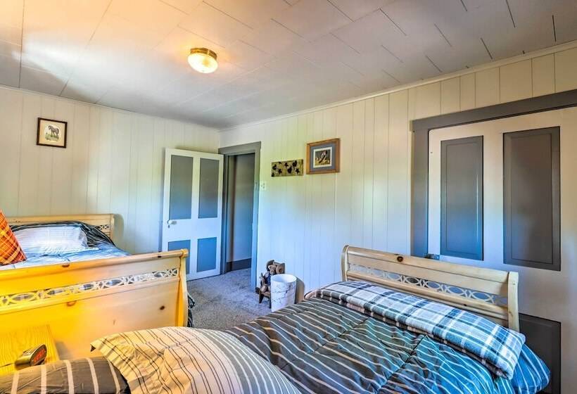 Lovely Mifflinburg Farmhouse   Multiple Decks