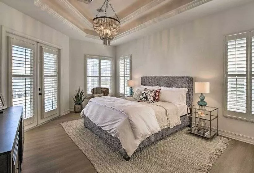 Luxury Island Oasis W/ Pool & Dock, 1 Mi To Beach!