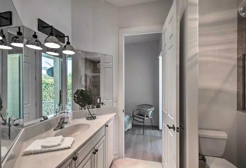 Luxury Island Oasis W/ Pool & Dock, 1 Mi To Beach!