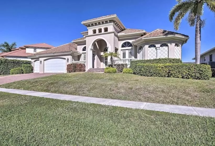 Luxury Island Oasis W/ Pool & Dock, 1 Mi To Beach!