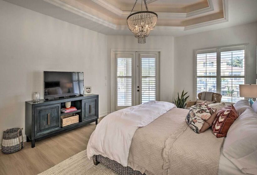 Luxury Island Oasis W/ Pool & Dock, 1 Mi To Beach!