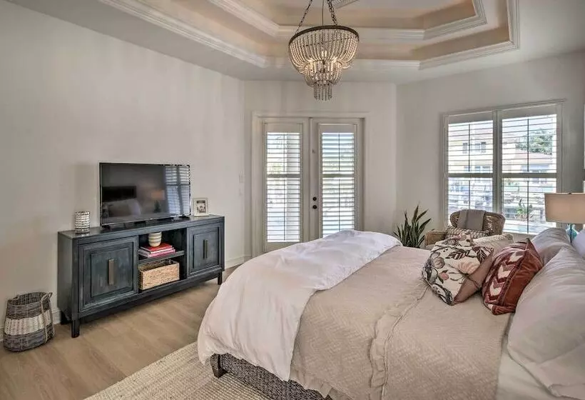 Luxury Island Oasis W/ Pool & Dock, 1 Mi To Beach!