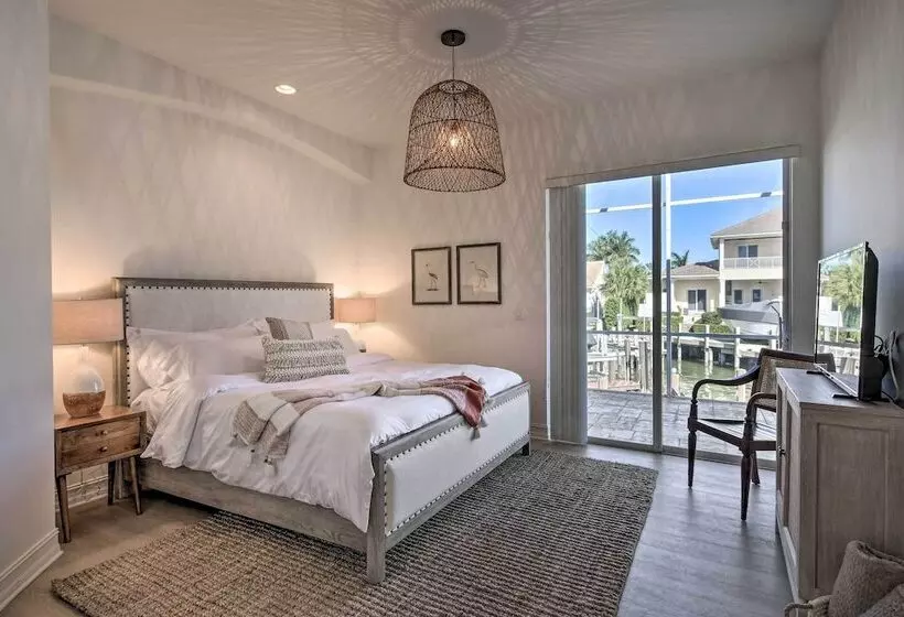 Luxury Island Oasis W/ Pool & Dock, 1 Mi To Beach!