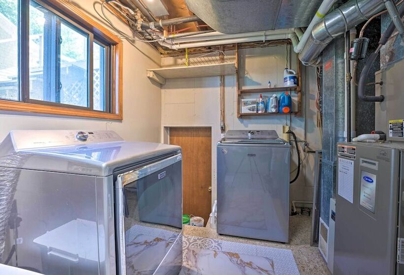 Modern Lake Michigan Home With 3 Lakefront Decks!