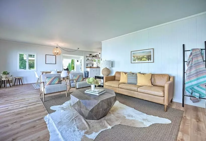 Modern Lake Michigan Home With 3 Lakefront Decks!