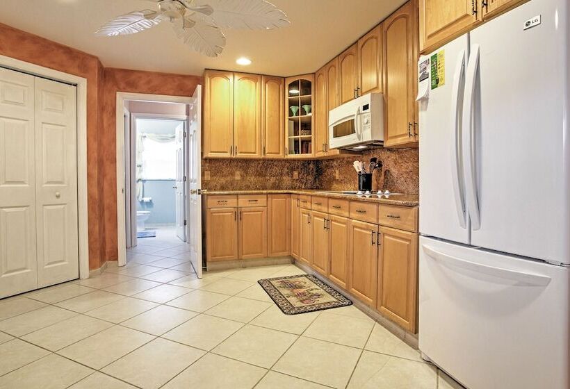 Naples Home W/ Pool, Extended Stays Welcome!