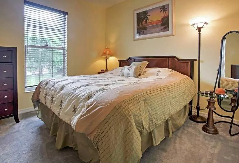 Naples Home W/ Pool, Extended Stays Welcome!