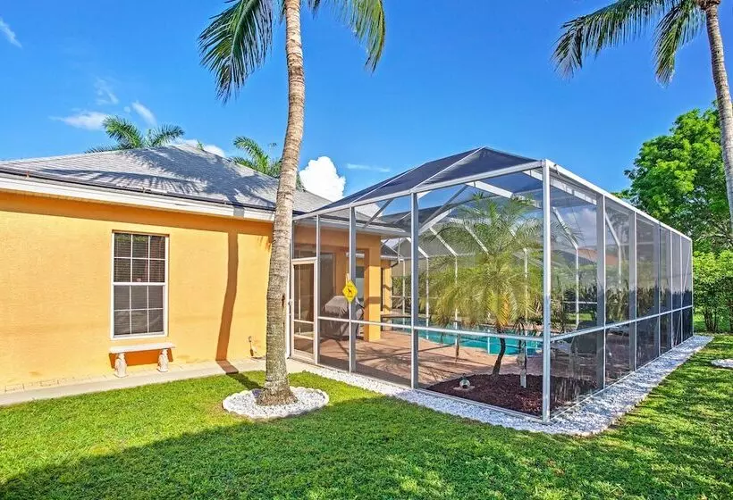 Naples Home W/ Pool, Extended Stays Welcome!