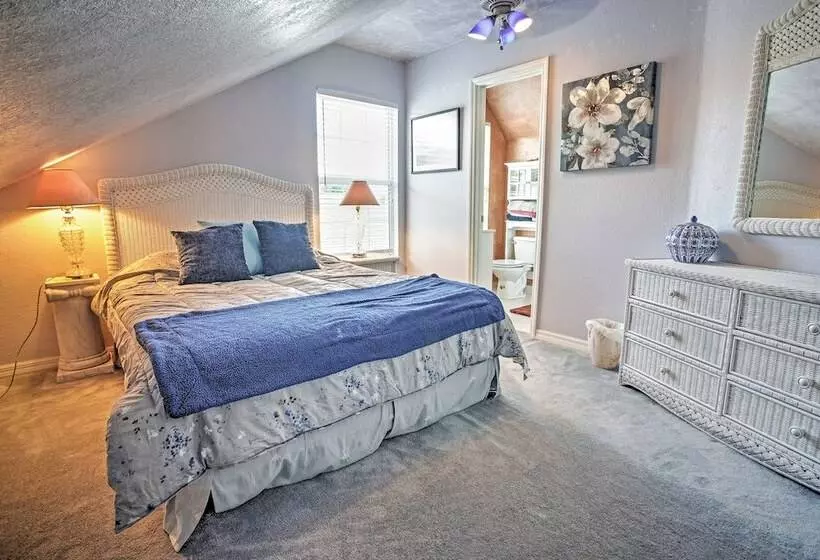 Naples Home W/ Pool, Extended Stays Welcome!