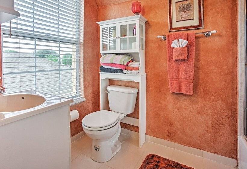 Naples Home W/ Pool, Extended Stays Welcome!